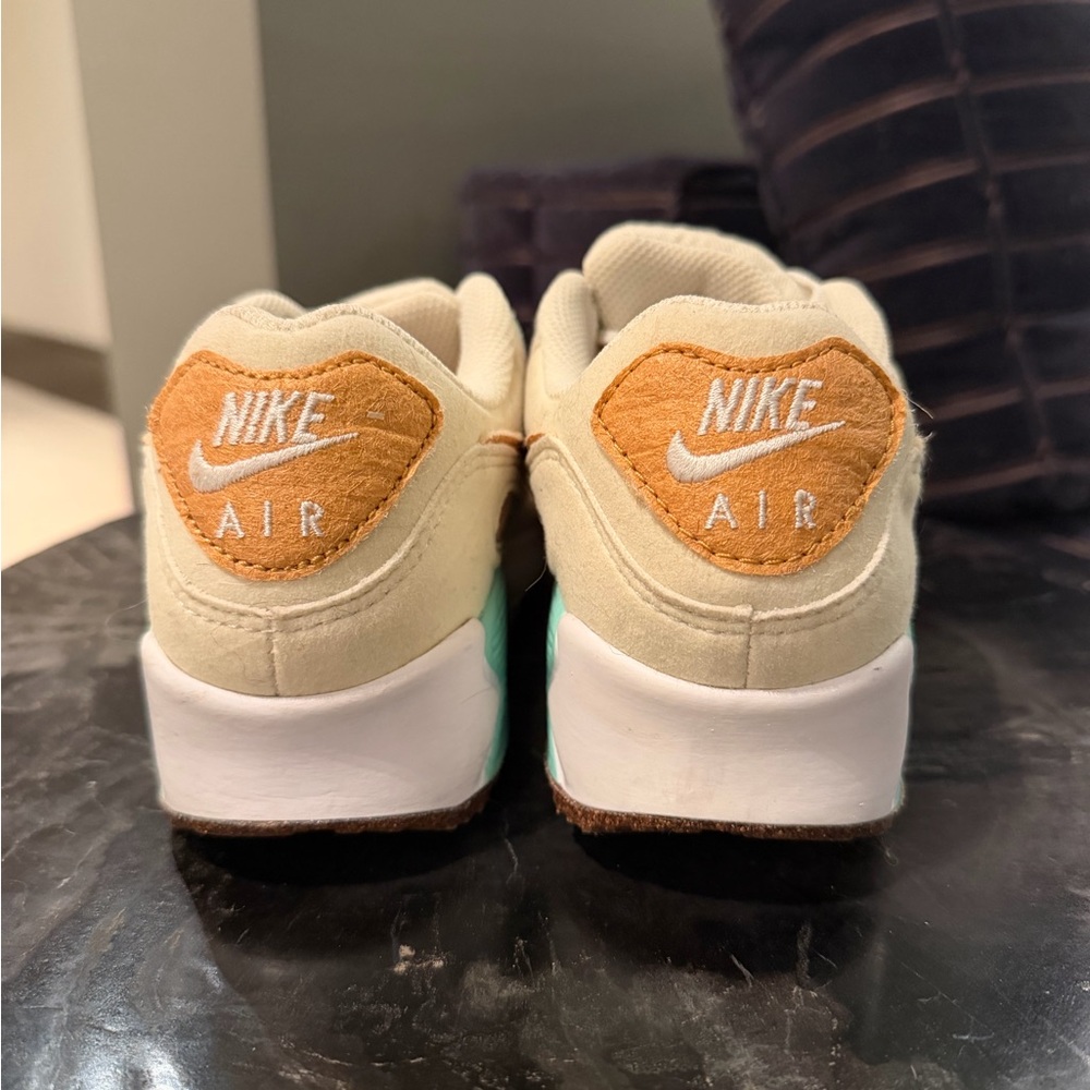 Limited Edition Nike Air Max 90’s Happy Pineapple Size 5.5 - Picture 2 of 5